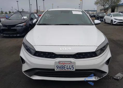 2023 Kia Forte Lxs z USA, uszkodzony, nr VIN 3KPF24AD3PE649550